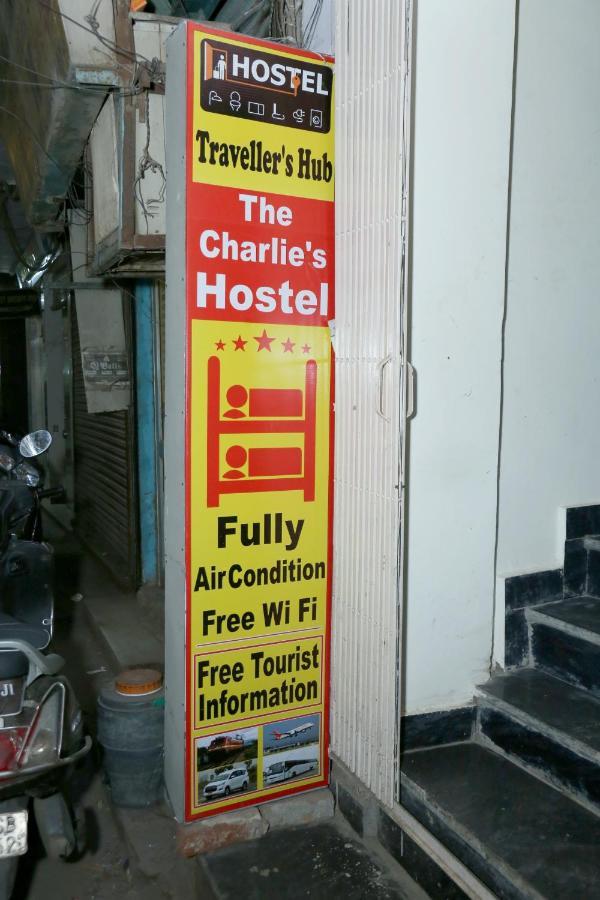 ניו דלהי The Charlie'S Hostel מראה חיצוני תמונה