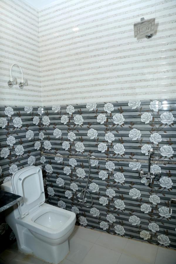 ניו דלהי The Charlie'S Hostel מראה חיצוני תמונה